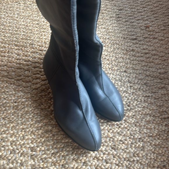 You by Crocs New 6.5 Gray Leather Made in Italy Kitten Heel Knee High Boots - Picture 8 of 15